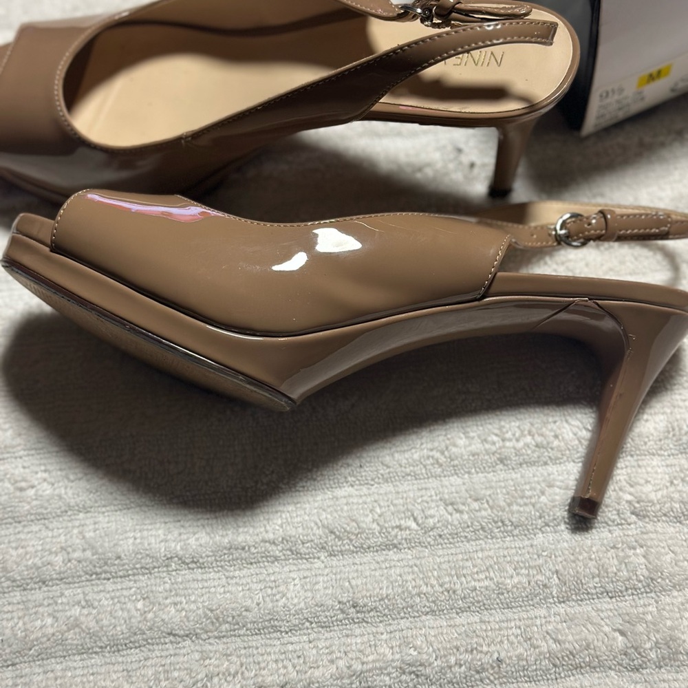 Nine West Classic Tan Heels - Picture 2 of 3